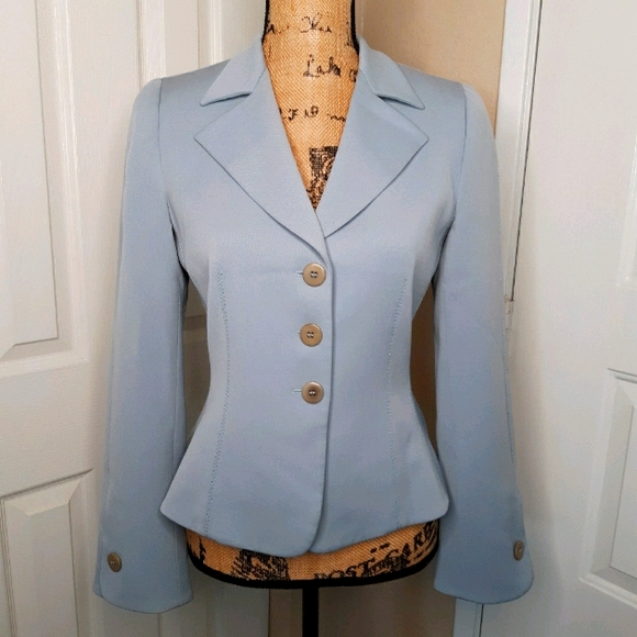 Armani Collezioni Jackets & Blazers - Armani Collezioni Virgin Wool Blazer - Size: 6